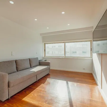 Apartment Grand & Modern With Sea View By Homing Matosinhos (Porto)
