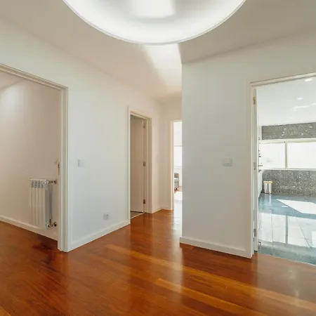Grand & Modern With Sea View By Homing *