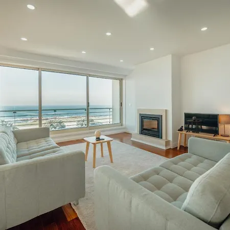 Apartment Grand & Modern With Sea View By Homing