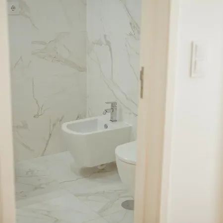 Apartment Grand & Modern With Sea View By Homing