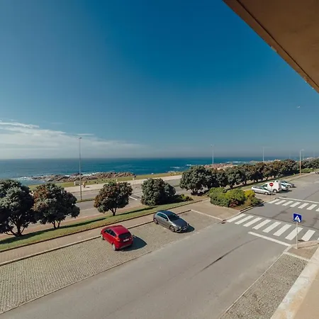 Grand & Modern With Sea View By Homing Apartment