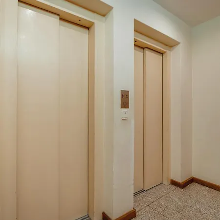 Grand & Modern With Sea View By Homing Apartment *